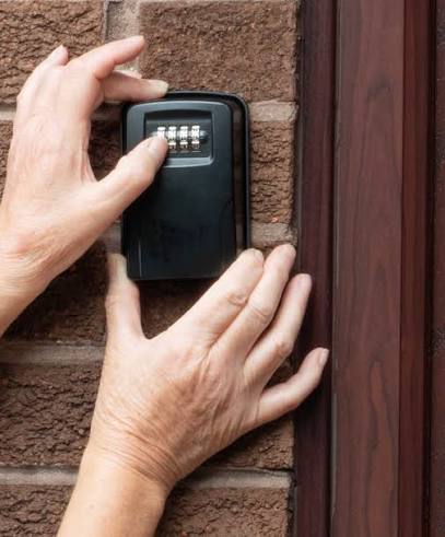 Key safe installation by a locksmith